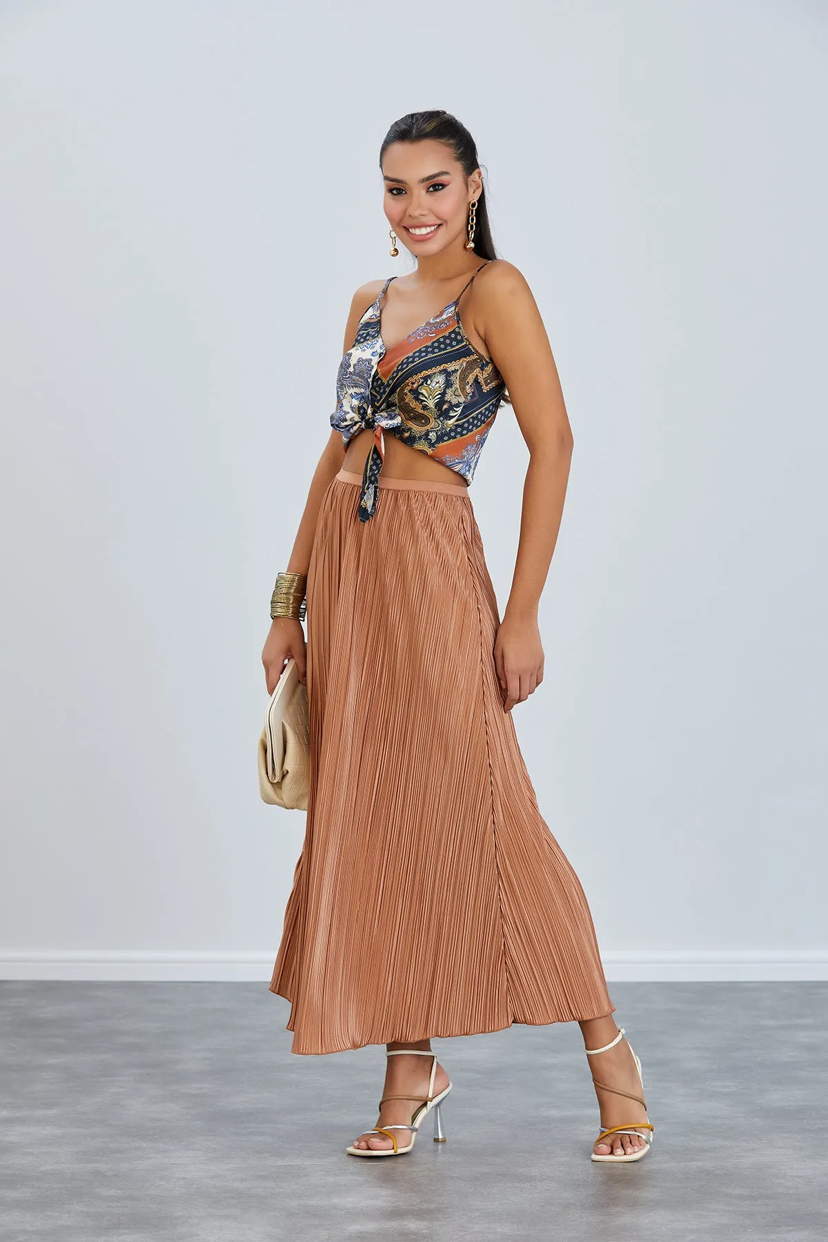 Classic Pleated Midi Skirt in Mokko