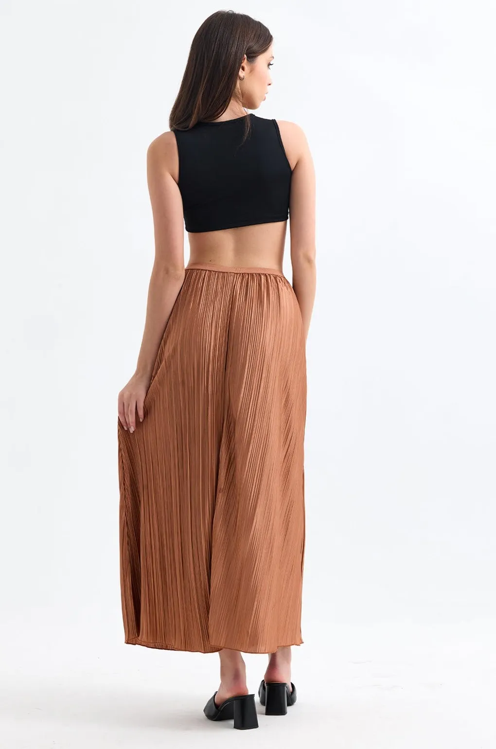 Classic Pleated Midi Skirt in Mokko