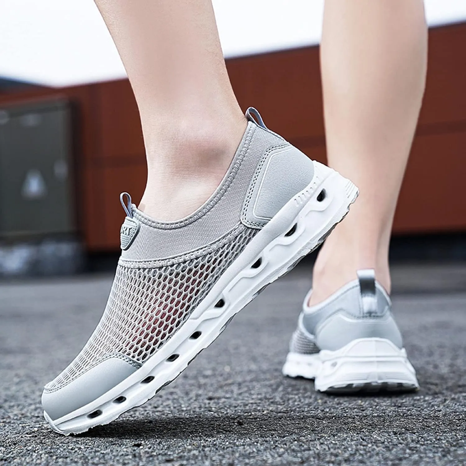 Men's Hollow Mesh Sports Shoes Fashion Breathable Beach Shoes Comfortable Non Slip Soft Flat Elderly Shoe