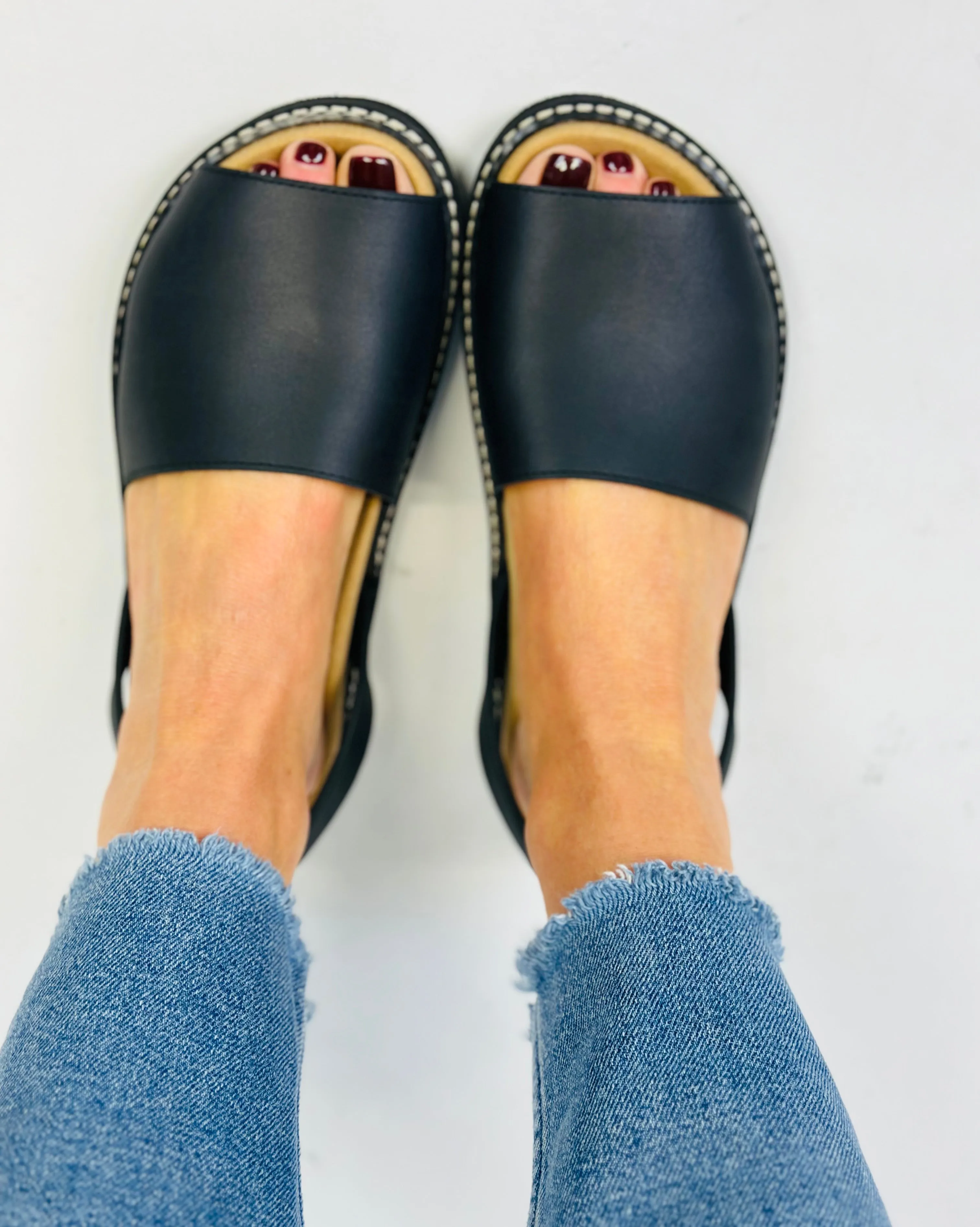 SAMPLE SALE Black Leather Ergonomic Avarcas size 39