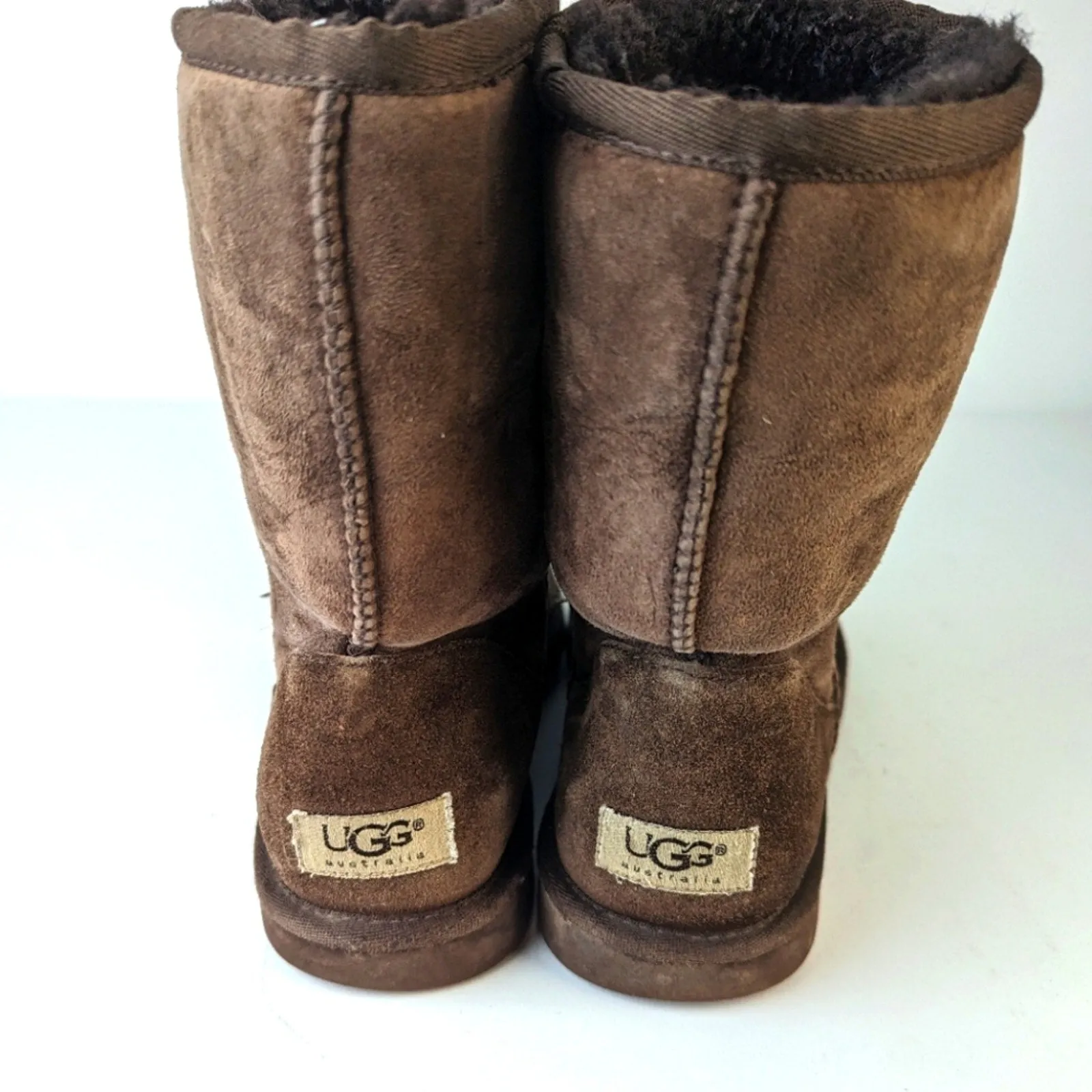 UGG  Australia Classic Short Boots - 9