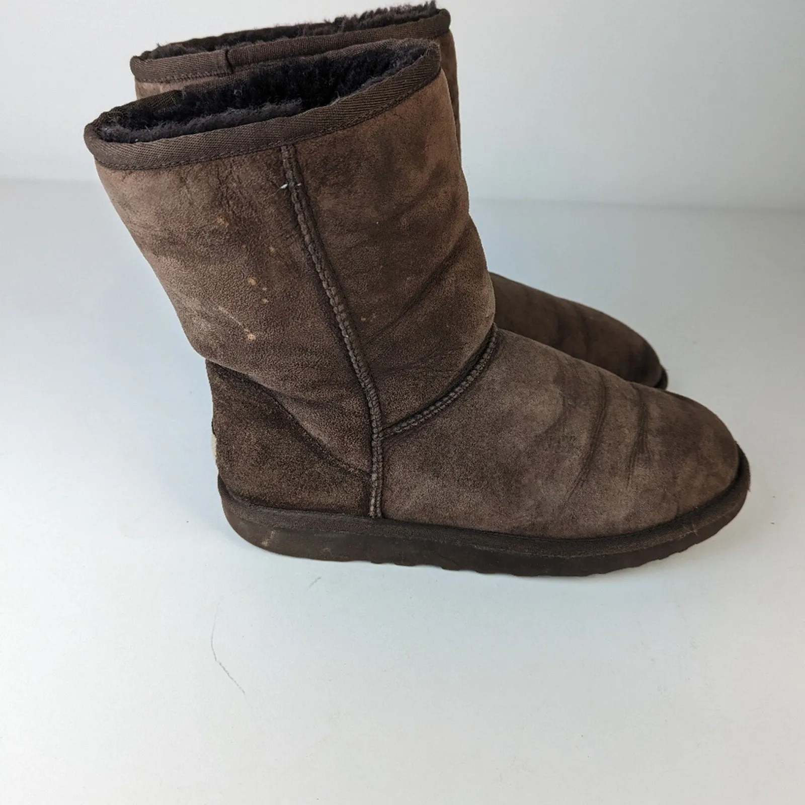 UGG  Australia Classic Short Boots - 9